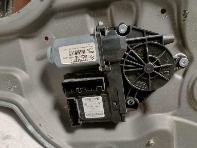  VAG 1Z1837655G ціна, від 48.13 USD
