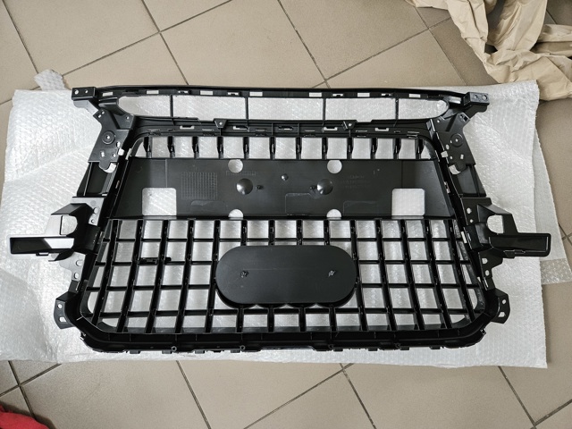 Решітка радіатора PAD07033G KLARKSONAS