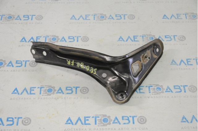 Купити 531170C030 Toyota Кронштейн решітки радіатора