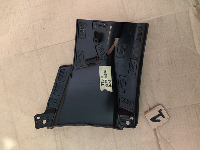 Кріплення бампера Tesla 149374100A ціна, від 11.17 USD