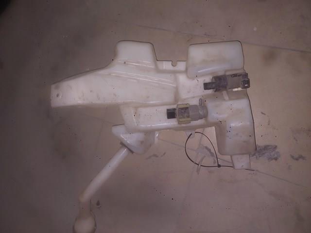 28910HV00B Nissan/Infiniti Бачок склоомивача