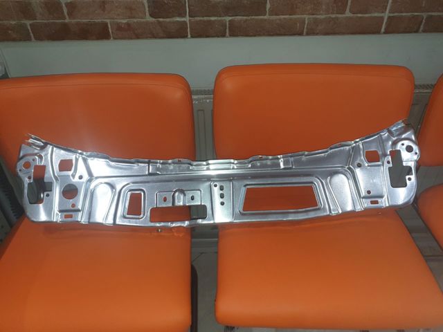 Рамка радіатора верхня Mercedes A2546208100 ціна, від 117.66 USD