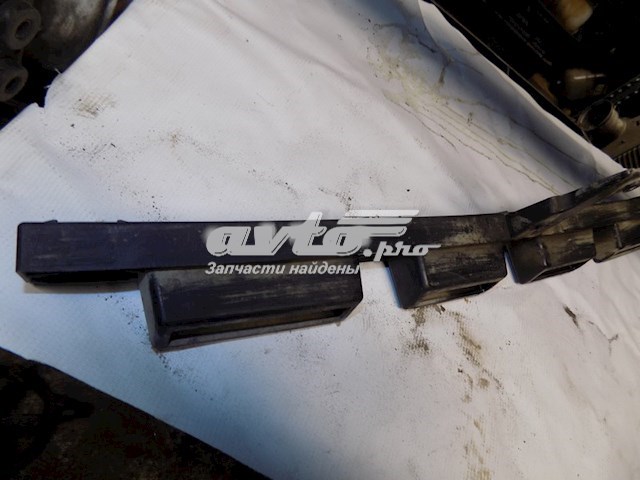Кронштейн бампера заднього, центральний Hmpx HMP5M5117B861AC