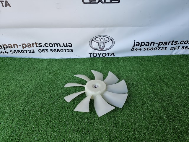 Вентилятор/крильчатка радіатора охолодження, правий Toyota Camry (V20) (Тойота Камрі)
