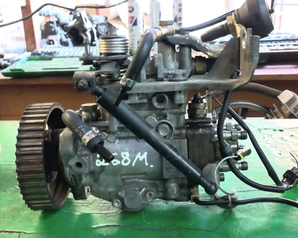 Насос паливний високого тиску Bosch 0460484128 ціна, від 174.03 USD