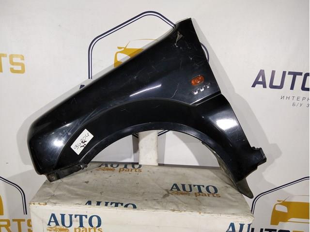 Бічна частина передня ліва Suzuki Jimny 