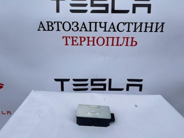  Tesla 111858000C ціна, від 10.14 USD