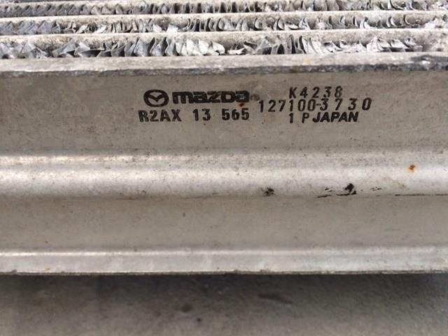 R2AX13565 Mazda радіатор интеркуллера