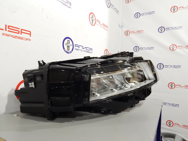 260106RR0D Nissan/Infiniti Фара правая