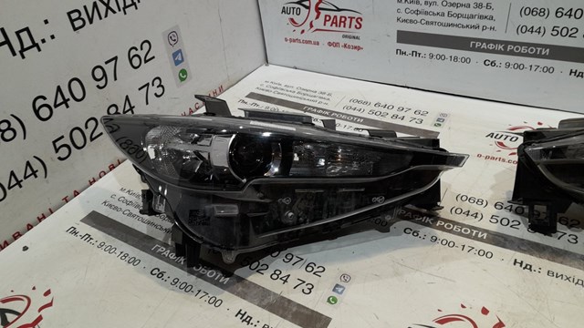 KB8M51031D Mazda Основна фара - вставка