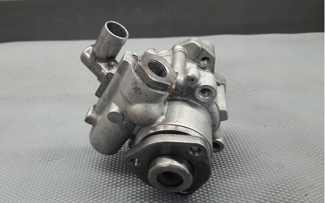Насос ГУР A0044661901 Mercedes