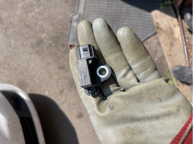 Купити 988304RA0A Nissan/Infiniti Датчик Айрбег передній