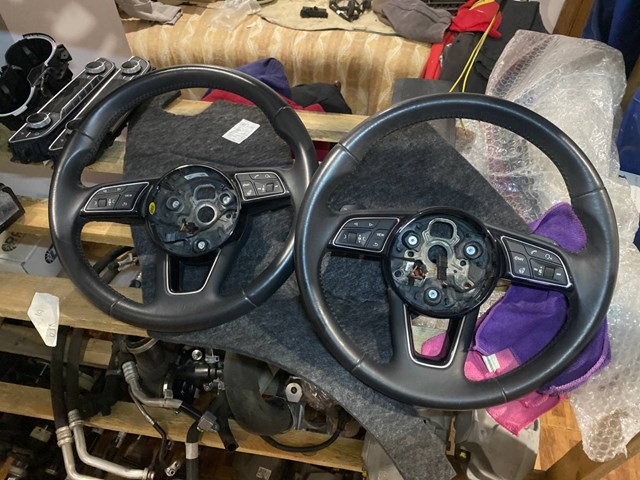 Рульове колесо VAG 8W0419091K ціна, від 55.53 USD