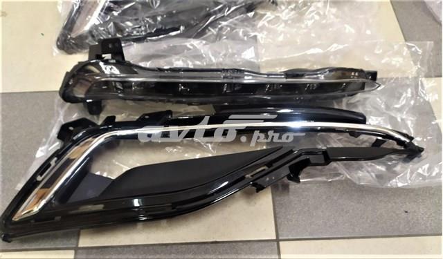 Решітка переднього бампера, права 86522C2300 Hyundai/Kia
