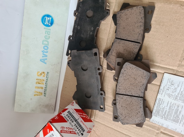 0446560380 Toyota Передні гальмівні колодки