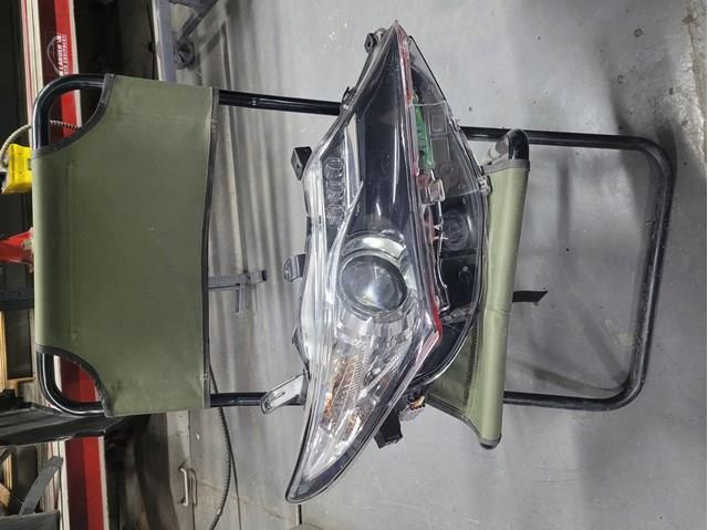 Фара правая Toyota 8111002E21 ціна, від 104.26 USD