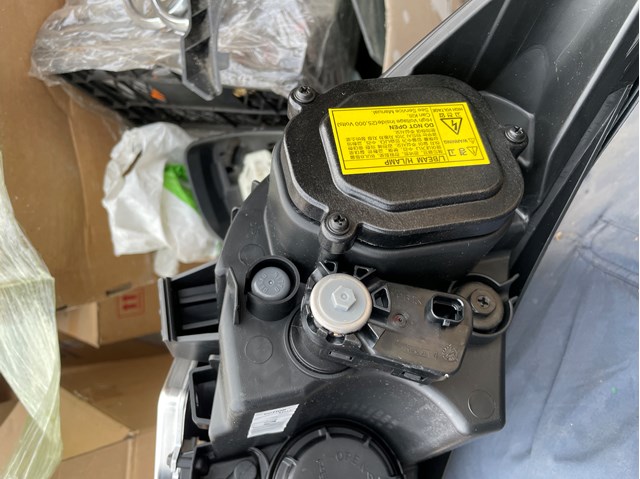 921013U110 Hyundai/Kia Фара дальнього світла в зборі