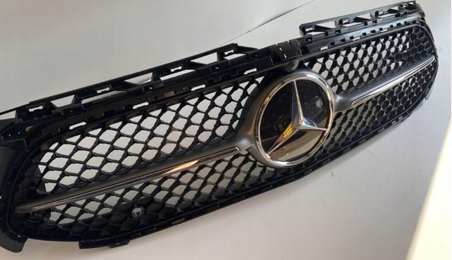 A1778888300 Mercedes Решітка радіатора