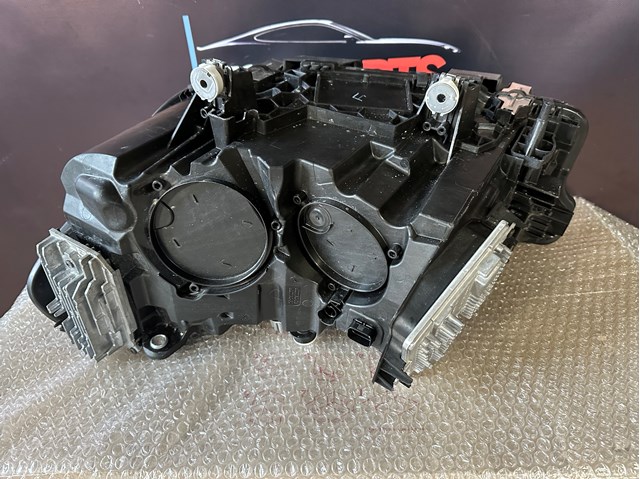 Фара правая BMW 63115A0E602 ціна, від 1123.76 USD