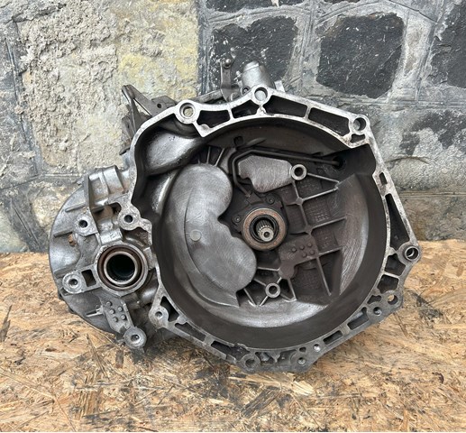 Коробка передач 55561599 General Motors