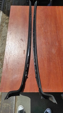 Молдинг лобового скла, лівий 7553633070 Toyota