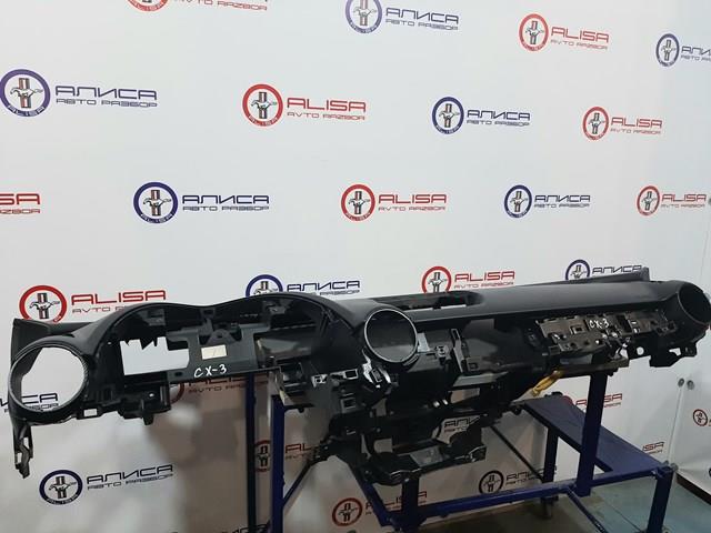 DB2W60400C02 Mazda Передня панель