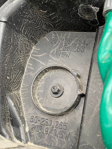 Основна фара - вставка Toyota 8113060N10 ціна, від 372.15 USD