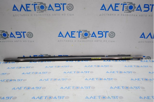 GHP950640F Mazda Молдинг опускного скла нижній, двері передньої, правої