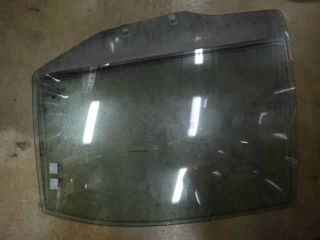 MR720214 Mitsubishi Скло задніх дверей, лівих