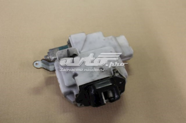 905001AA0A Nissan/Infiniti Замок п'ятих дверей