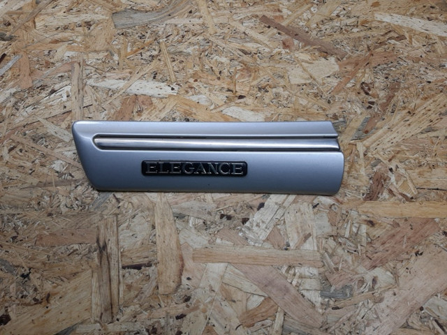 A2106900182 Mercedes Молдинг переднього лівого крила