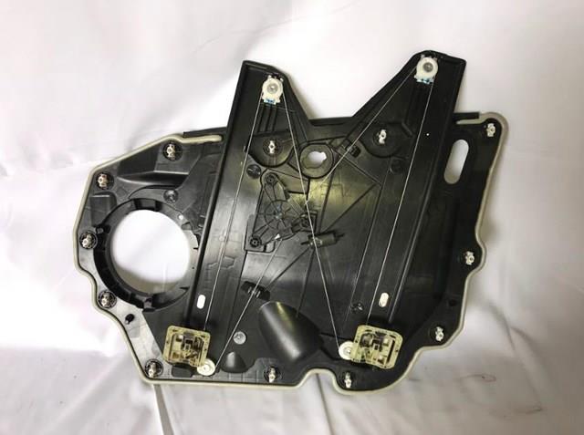 Склопідйомник з електродвигуном Ford LJ6Z5823209B ціна, від 36.26 USD