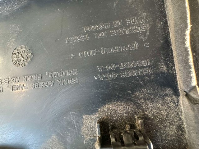 156425600A Tesla 