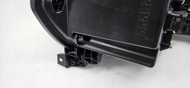 Фара права 260102899R Renault (RVI)