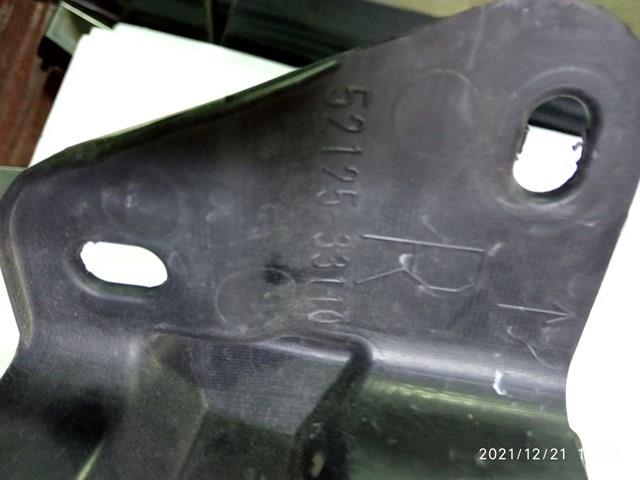 Кріплення протитуманки правої Toyota 5212533110