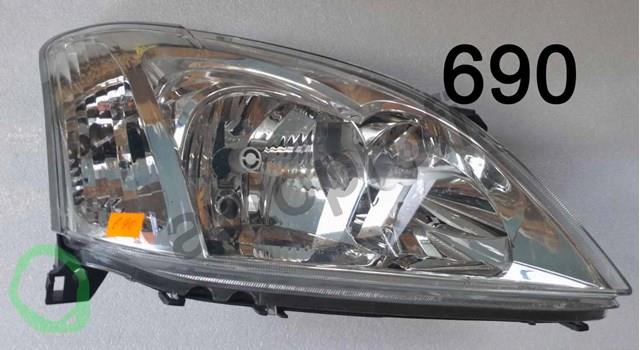Фара права 8111002150 Toyota