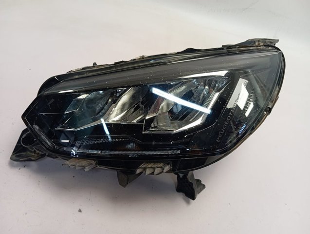 Фара Peugeot/Citroen 9833036380