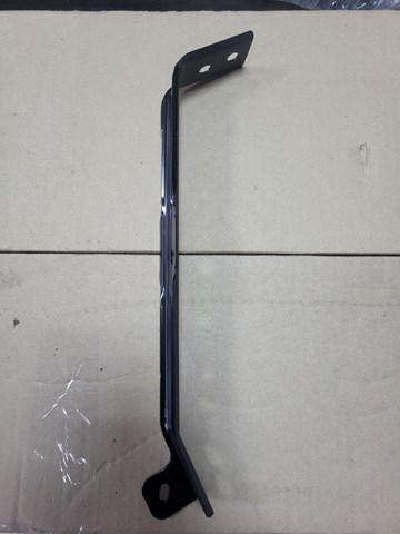 Рамка радіатора права Nissan/Infiniti 622145NA0A
