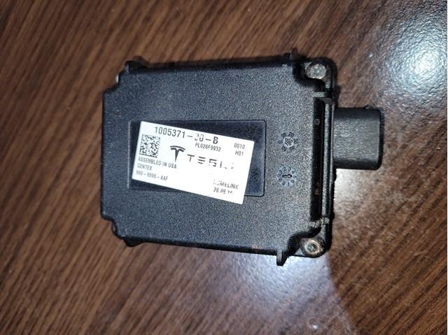  100537100B Tesla