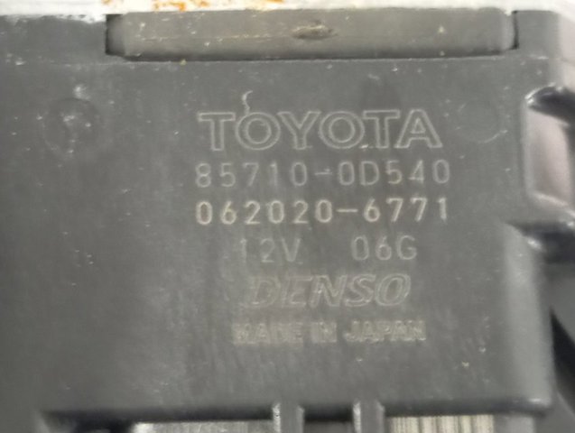 Двигун склопідіймача двері передньої, правої 857100D540 Toyota