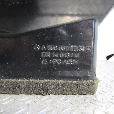 Решітка повітропровода ліва Mercedes A9068300054 ціна, від 13.18 USD