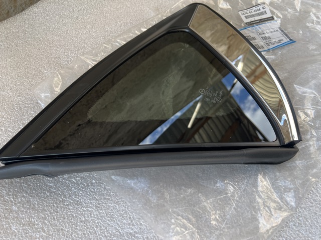 Скло багажника, ліве Mazda KB7W63950A9D ціна, від 148.66 USD