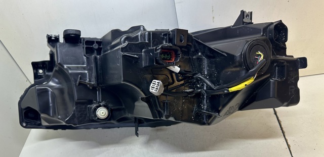 Основна фара - вставка Nissan/Infiniti 260106RR6A ціна, від 211.33 USD