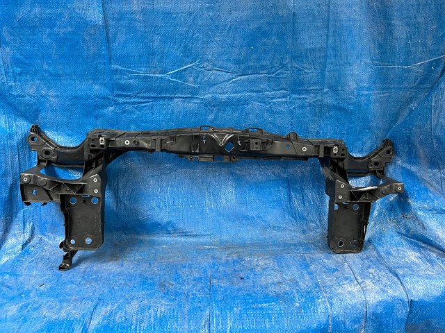 Купити 8201130847 Renault (RVI) Установча панель передня