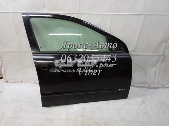 Двері праві передні 93192037 General Motors