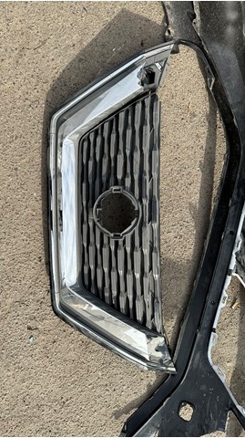 Передній бампер 620226RC0H Nissan/Infiniti