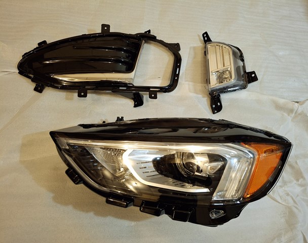 Фара правая Ford KT4Z13008AY ціна, від 557.43 USD