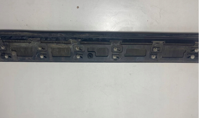 LR116796 Land Rover Молдинг передніх правих дверей, нижній