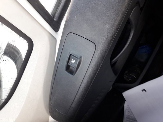 1643607580 Peugeot/Citroen Кнопка підйомника переднього правого скла