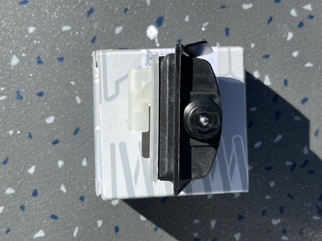 Купити A0008208112 Mercedes Мотор-привод відкриття лючка бака